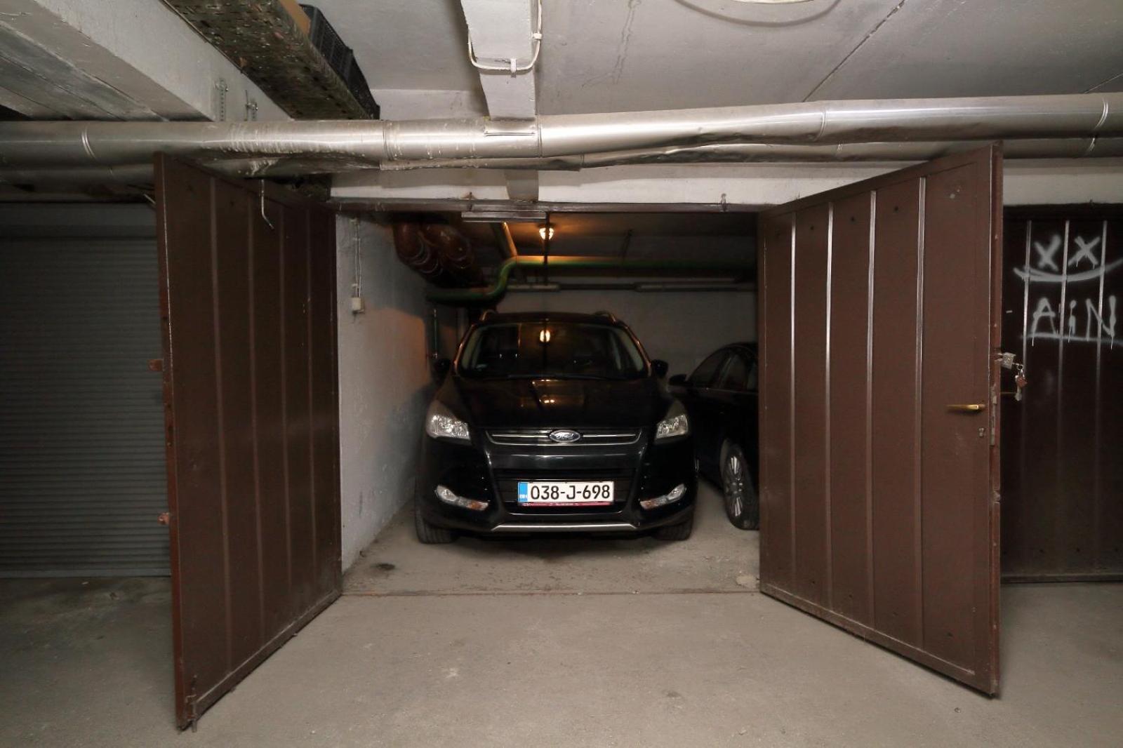 Franca A2-Parking Garage Apartman Szarajevó Kültér fotó